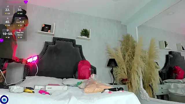 DalayMoore online show from July 12, 8:33 pm
