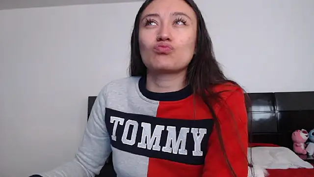 Snapshot of Elsa-bad chatting on February 18, 12:17 pm Elsa-bad online show from February 18, 12:17 pm