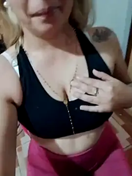 Pilarxxx666 online show from June 3, 11:46 am