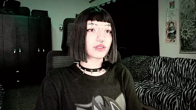 roxy toxic online show from February 24, 12:52 am