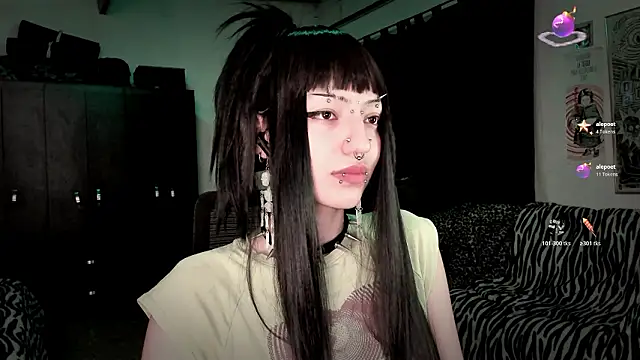 roxy toxic online show from February 26, 12:20 am