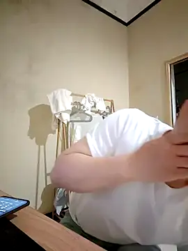 Snapshot of goodboyfcy chatting on February 12, 1:37 pm goodboyfcy online show from February 12, 1:37 pm