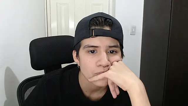 Snapshot of Dha_lia0 chatting on January 28, 2:32 am Dha lia0 online show from January 28, 2:32 am