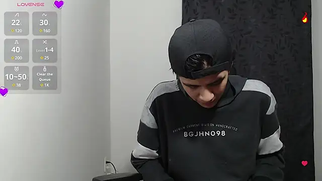 Snapshot of Dha_lia0 chatting on March 21, 6:49 am Dha lia0 online show from March 21, 6:49 am