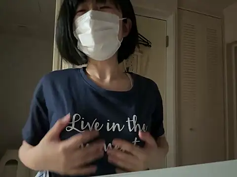 Snapshot of riri_riri_jp chatting on May 8, 11:26 am riri riri jp online show from May 8, 11:26 am