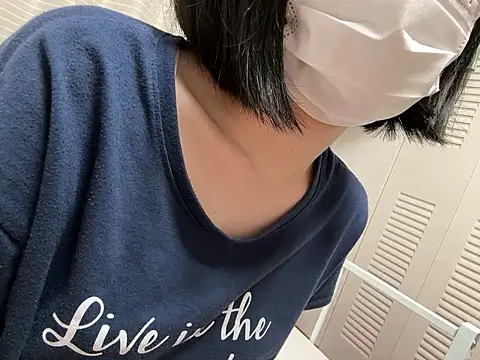 Snapshot of riri_riri_jp chatting on May 20, 11:27 am riri riri jp online show from May 20, 11:27 am