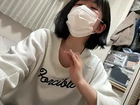 Snapshot of riri_riri_jp chatting on May 21, 10:44 am riri riri jp online show from May 21, 10:44 am