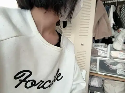 Snapshot of riri_riri_jp chatting on May 23, 2:50 am riri riri jp online show from May 23, 2:50 am