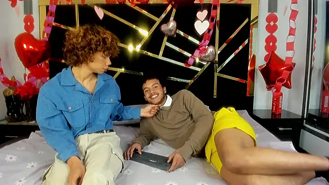 Snapshot of DanteAndKyle chatting on February 22, 7:58 pm DanteAndKyle online show from February 22, 7:58 pm