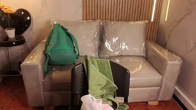 Snapshot of Kitten_Cam chatting on June 23, 1:14 am Kitten Cam online show from June 23, 1:14 am