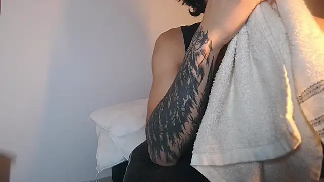 Snapshot of jord4nn__ chatting on January 22, 7:14 am jord4nn online show from January 22, 7:14 am