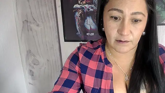 JULIANAWET69 online show from October 26, 5:30 pm