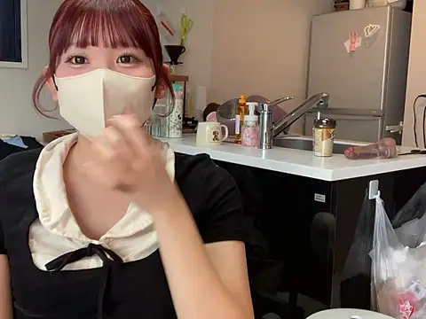 Snapshot of shina_mo_n_ch chatting on April 28, 3:22 am shina mo n ch online show from April 28, 3:22 am