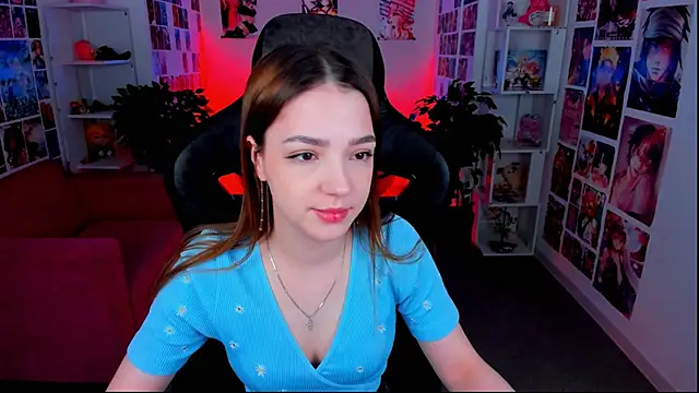 Snapshot of PamBeesly chatting on February 5, 8:11 am PamBeesly online show from February 5, 8:11 am