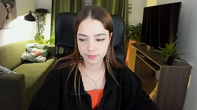 Snapshot of PamBeesly chatting on March 5, 5:18 pm PamBeesly online show from March 5, 5:18 pm