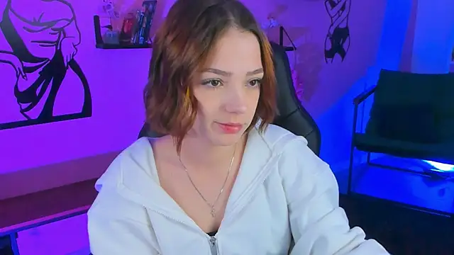 Snapshot of PamBeesly chatting on October 4, 8:23 am PamBeesly online show from October 4, 8:23 am