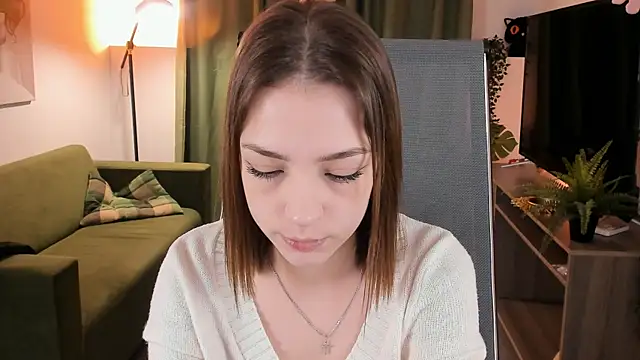 Snapshot of PamBeesly chatting on January 14, 8:20 am PamBeesly online show from January 14, 8:20 am