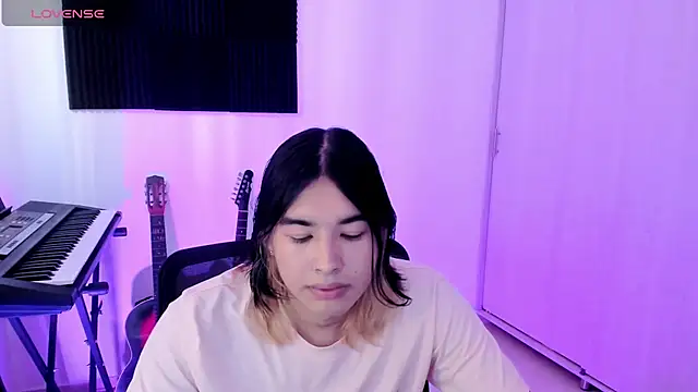 Snapshot of JordiWilld chatting on February 14, 8:48 pm JordiWilld online show from February 14, 8:48 pm