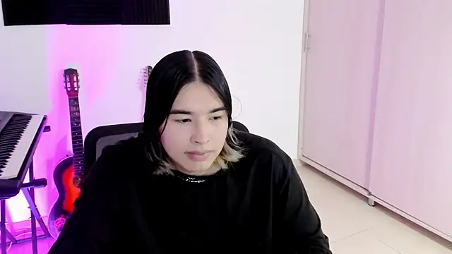 Snapshot of JordiWilld chatting on October 5, 12:31 am JordiWilld online show from October 5, 12:31 am