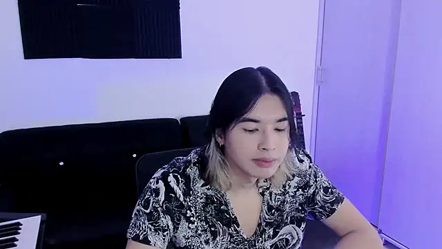 Snapshot of JordiWilld chatting on November 13, 12:42 am JordiWilld online show from November 13, 12:42 am