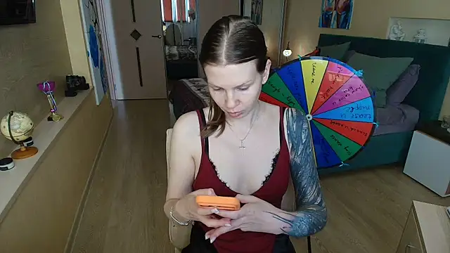 Snapshot of ReginaSparkle chatting on June 19, 9:35 am ReginaSparkle online show from June 19, 9:35 am