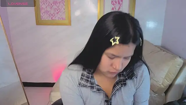 Paulette v online show from April 1, 1:12 pm