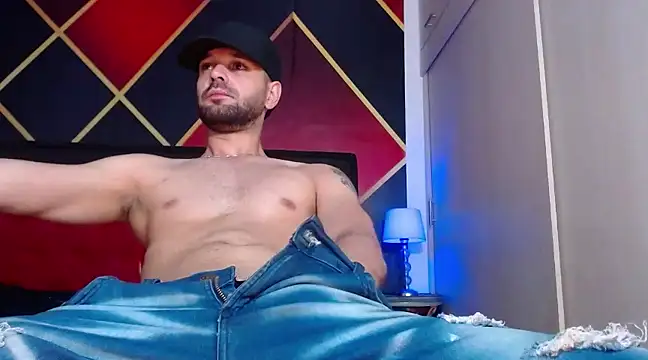 Snapshot of Cristian_white chatting on March 17, 6:40 am Cristian white online show from March 17, 6:40 am