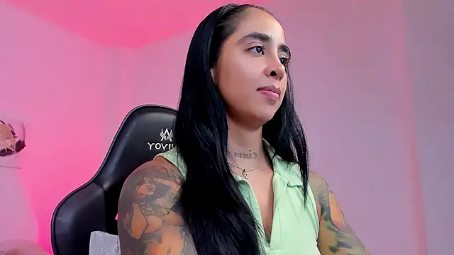 sophierooy22 online show from February 8, 1:31 am