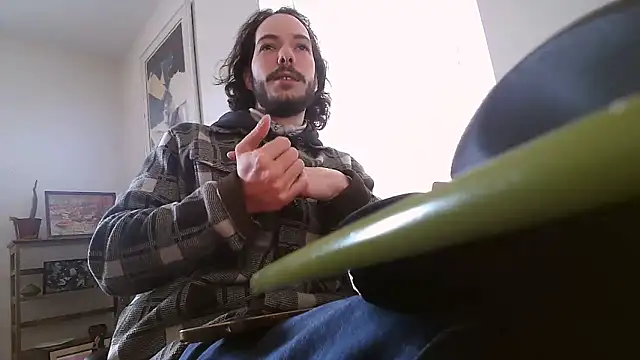 Snapshot of Prolapse_Pig chatting on December 13, 7:53 pm Prolapse Pig online show from December 13, 7:53 pm