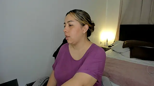 brithany olson25 online show from March 13, 8:15 pm