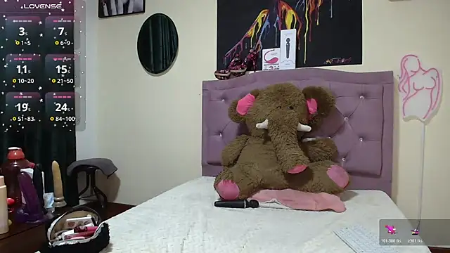 Emmie Hot online show from December 20, 12:34 pm