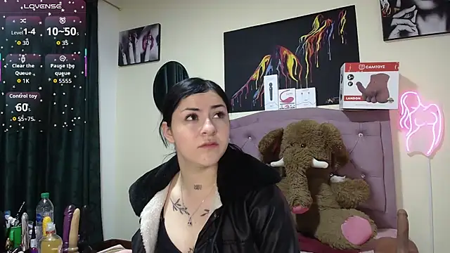 Snapshot of Emmie_Hot chatting on June 4, 11:38 am Emmie Hot online show from June 4, 11:38 am