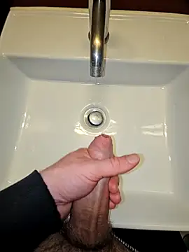 Snapshot of BigDick_97 chatting on February 23, 11:36 pm BigDick 97 online show from February 23, 11:36 pm