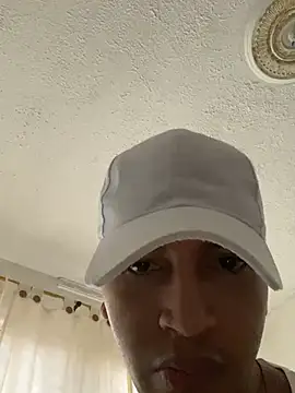 Snapshot of Diegosavage3 chatting on February 24, 9:20 pm Diegosavage3 online show from February 24, 9:20 pm