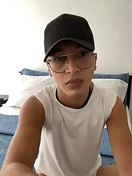 Snapshot of Diegosavage3 chatting on September 17, 6:53 pm Diegosavage3 online show from September 17, 6:53 pm