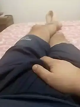 Snapshot of ALEX19833 chatting on January 19, 3:32 pm ALEX19833 online show from January 19, 3:32 pm