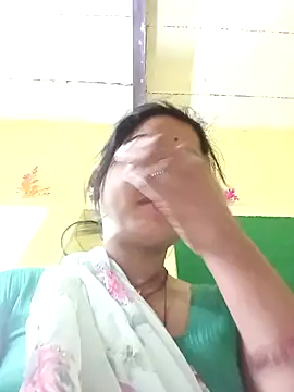 Bhuvi Bedi online show from February 23, 10:42 pm