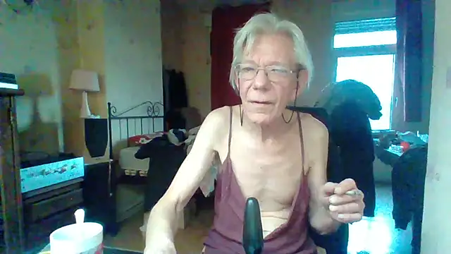 Snapshot of rosanetrav chatting on March 9, 6:39 am rosanetrav online show from March 9, 6:39 am