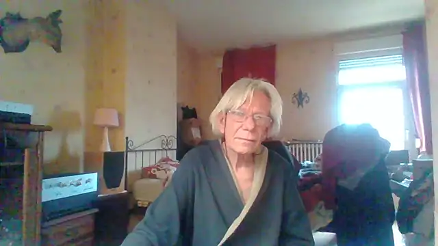 Snapshot of rosanetrav chatting on April 12, 7:02 am rosanetrav online show from April 12, 7:02 am