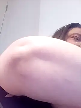 HotHornyEmmaX online show from February 10, 12:29 pm