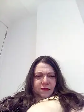 HotHornyEmmaX online show from February 14, 7:49 am