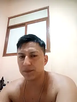 Snapshot of LuisMex1998 chatting on May 6, 8:19 am LuisMex1998 online show from May 6, 8:19 am