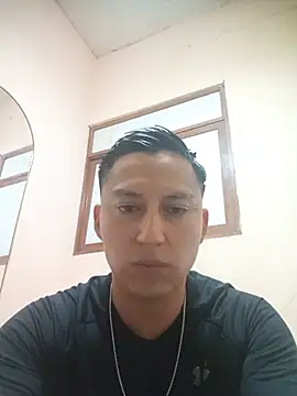 Snapshot of LuisMex1998 chatting on May 25, 3:45 am LuisMex1998 online show from May 25, 3:45 am