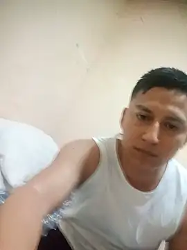 Snapshot of LuisMex1998 chatting on May 29, 2:31 am LuisMex1998 online show from May 29, 2:31 am