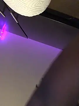 theprettysoles online show from April 16, 1:39 am