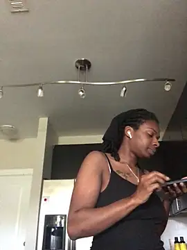 Snapshot of theprettysoles chatting on April 20, 8:43 pm theprettysoles online show from April 20, 8:43 pm