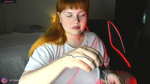 Snapshot of missmayaqueen chatting on May 24, 8:03 pm missmayaqueen online show from May 24, 8:03 pm