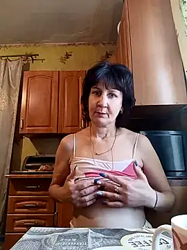 Laura Kiss online show from January 3, 10:41 am