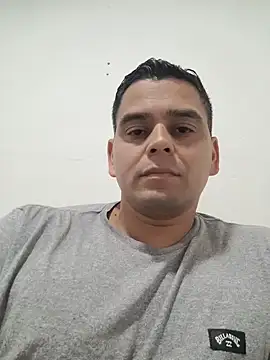 leandroc04 online show from November 5, 6:41 pm