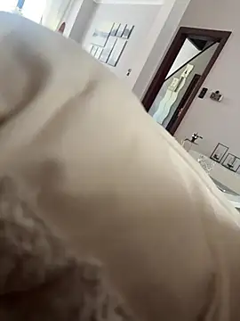 Snapshot of hengst2312 chatting on February 21, 11:01 am hengst2312 online show from February 21, 11:01 am